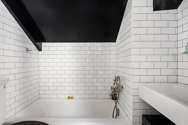 Sold by Compass | media 7