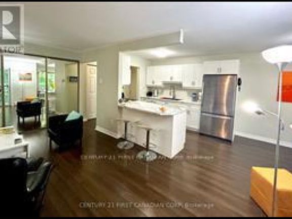 2nd image of 10 Lake Rd #306