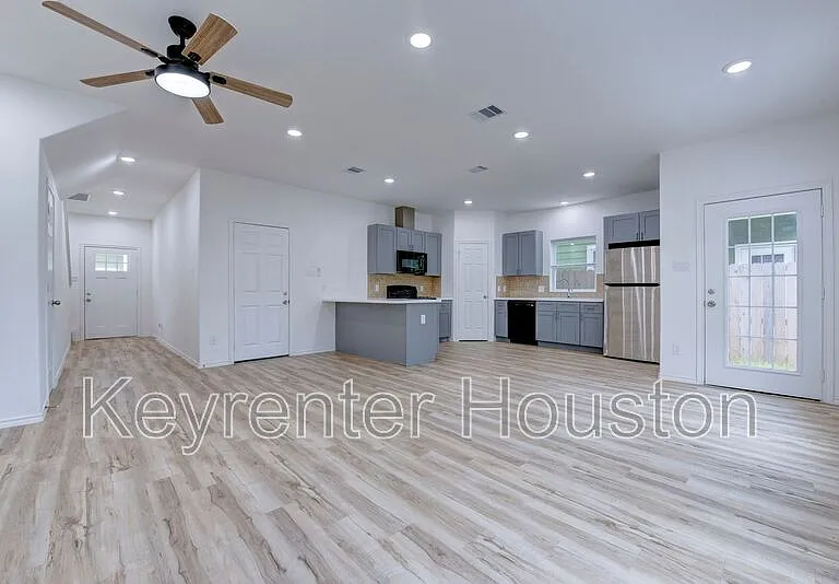 8203 Woodlyn Rd #C — Photo 5