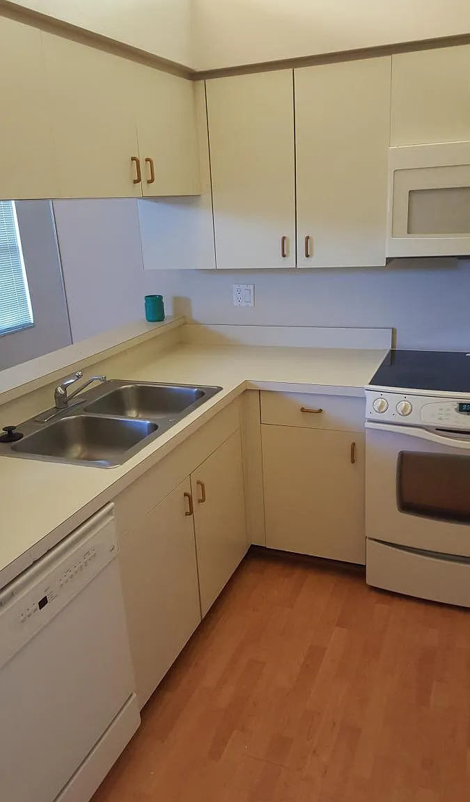 2 bed, 950 sqft, $1,500 — Photo 3