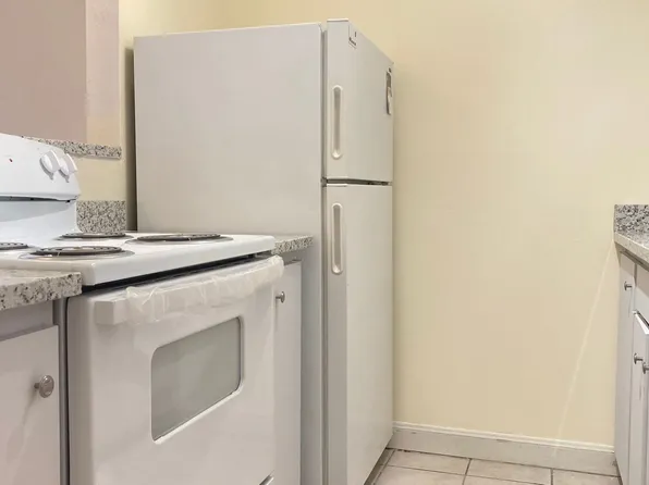 460 N Civic Dr APT 401, Walnut Creek, CA 94596