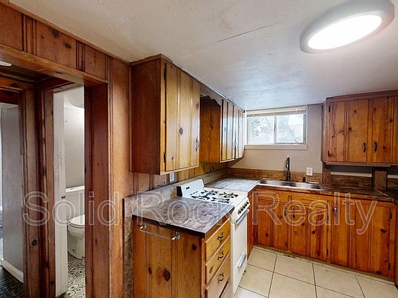 2nd image of 1520 E Pikes Peak Ave #B