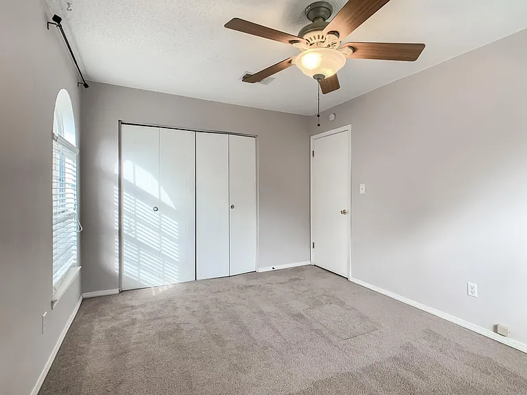 4239 Burtonwood Cir — Photo 23