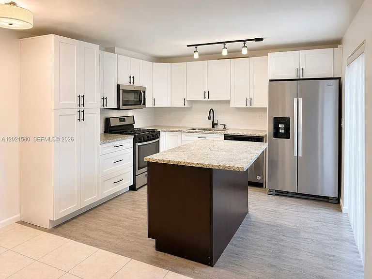 3359 Gardens East Dr #B — Photo 1