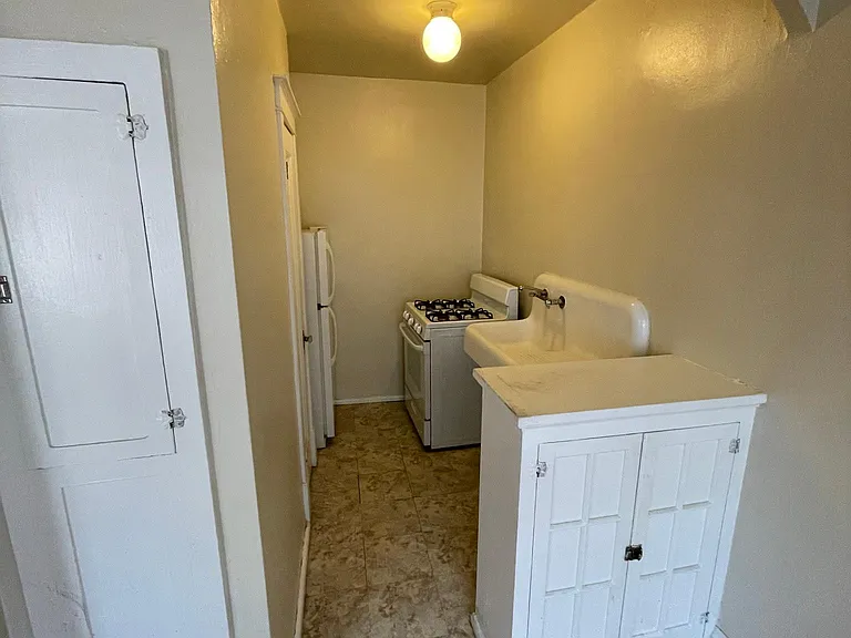 5047 Waterman Blvd — Photo 6