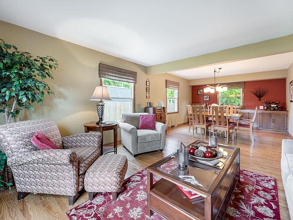 4th image of 1119 W Fairfield COURT