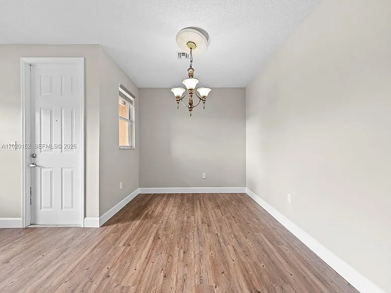 1049 NE 42nd Pl — Photo 9