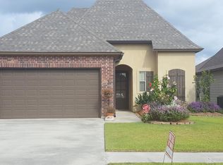 106 Canton Ct, Youngsville, LA 70592