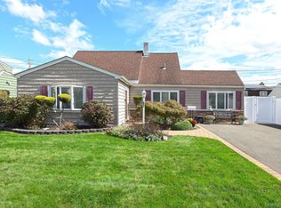 67 Wolcott Rd, Levittown, NY 11756