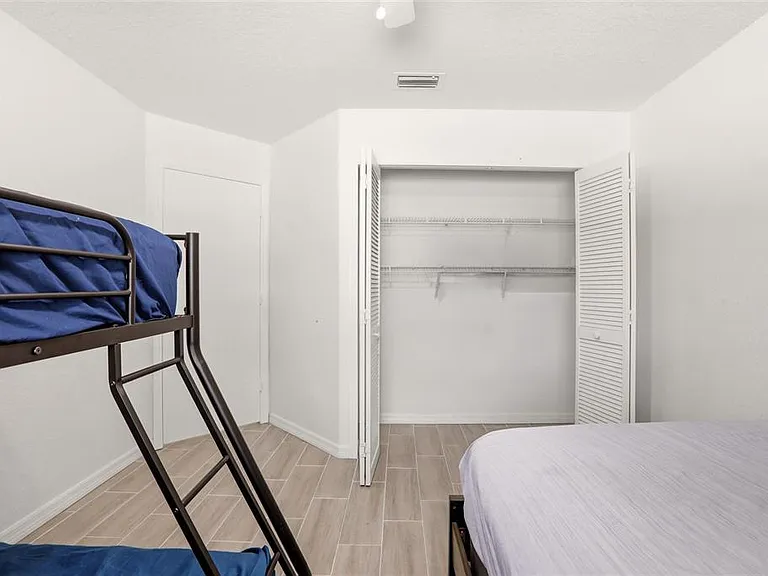 830 Columbia St — Photo 34