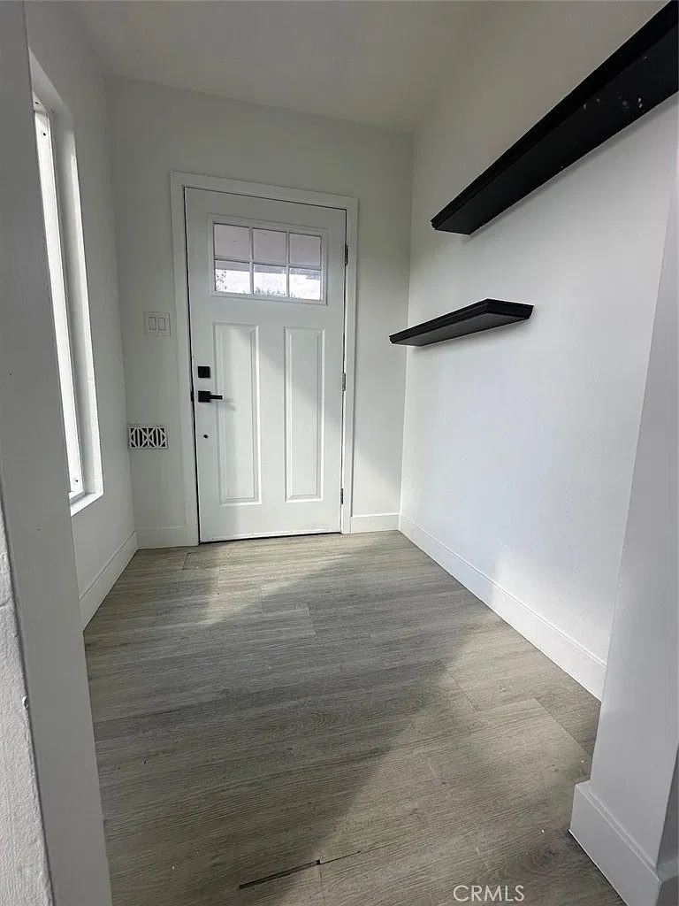 3 bed, 1100 sqft, $3,800 — Photo 3
