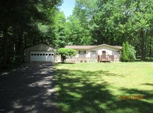 9059 Algoma Ave NE, Rockford, MI 49341