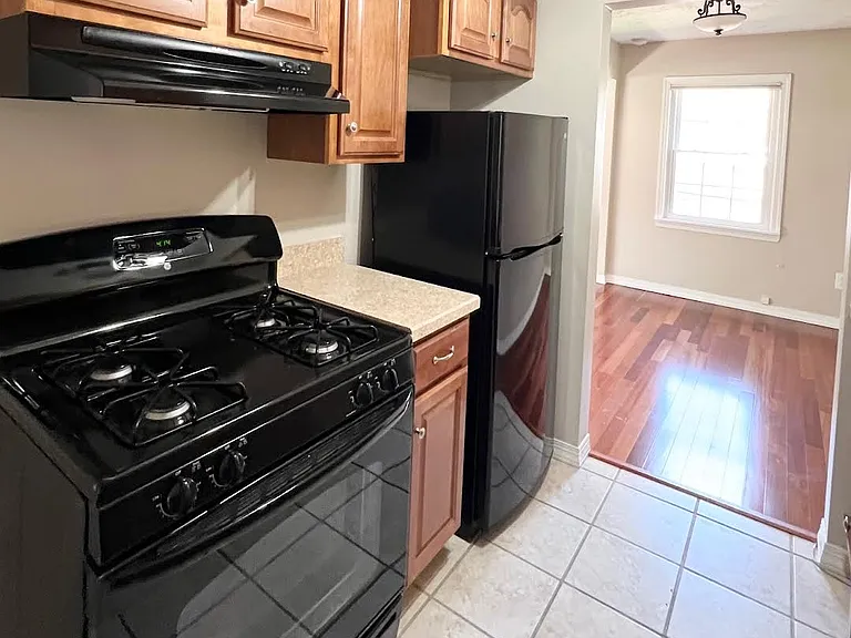 20301 Shelburne Rd #8B — Photo 4
