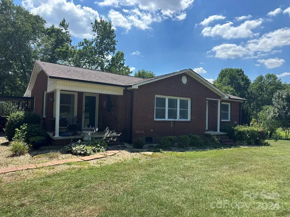874 Boston Rd, Taylorsville, NC 28681