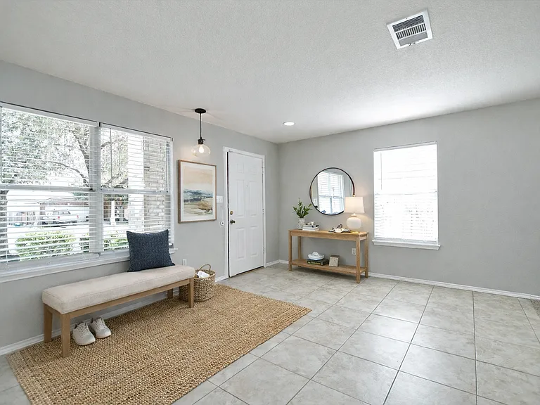 virtually staged entry/office