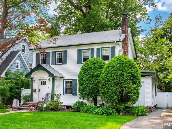 973 Garrison Ave, Teaneck, NJ 07666