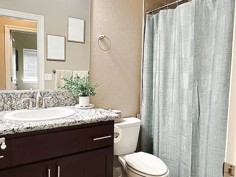 1374 Westgate Dr — Photo 10