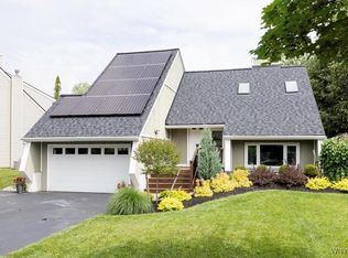 89 Rambling Rd, East Amherst, NY 14051