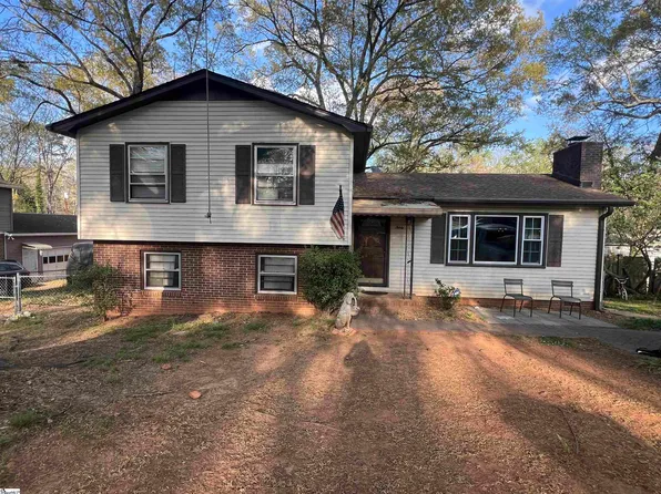 30 Tamwood Cir, Simpsonville, SC 29680