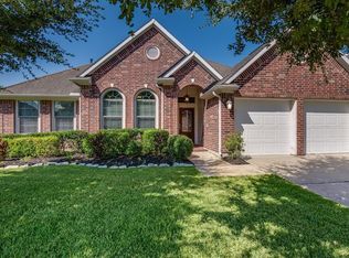 2716 Ravens Creek Dr, Pearland, TX 77584