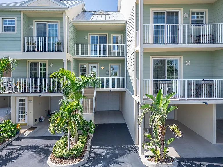 3266 Mangrove Point Dr — Photo 65