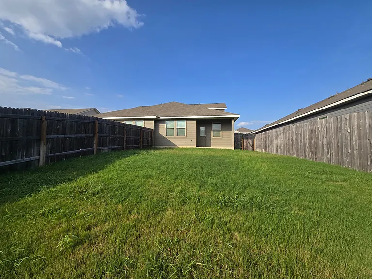 313 Caleb Ct — Photo 45