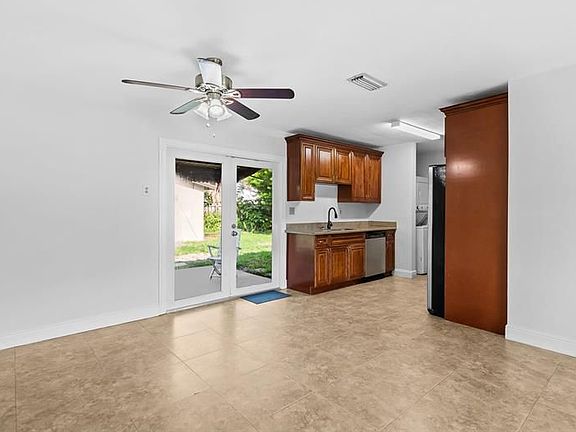 4th image of 6011 NE 7th Ave