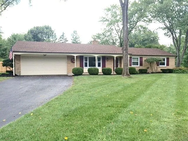 2285 Lakeview Dr photo 1