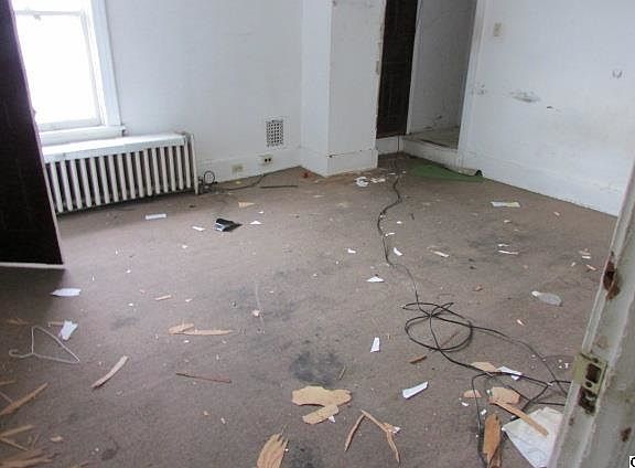 4th image of 3027 Walnut St