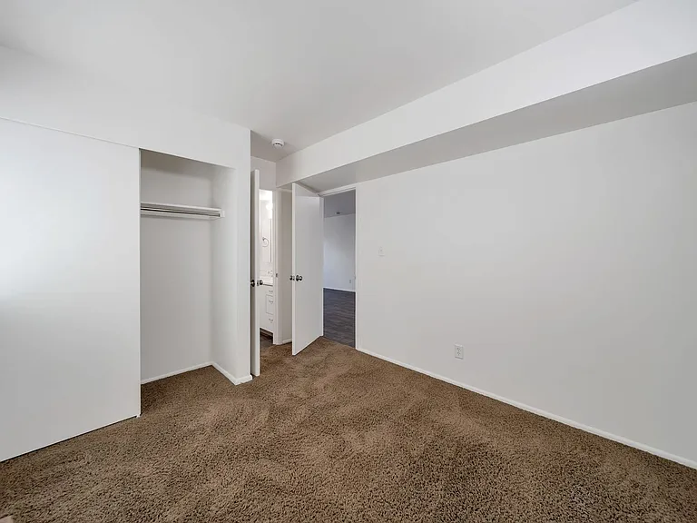 Capitol Reef Apartments — Photo 22