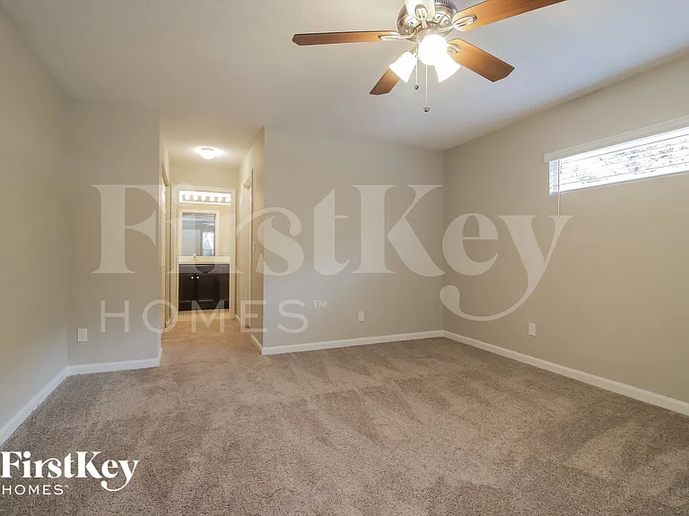1099 Braddock Ave SE — Photo 7