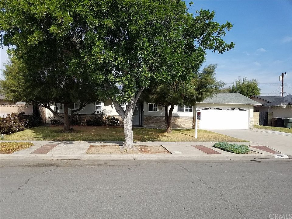 1st image of 2207 E Standish Ave