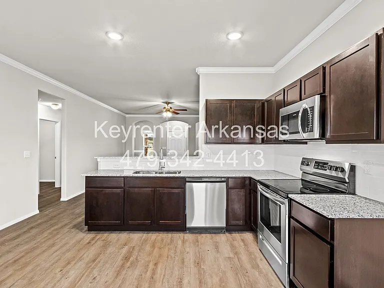 1035 Jennifer Ann Ln — Photo 12