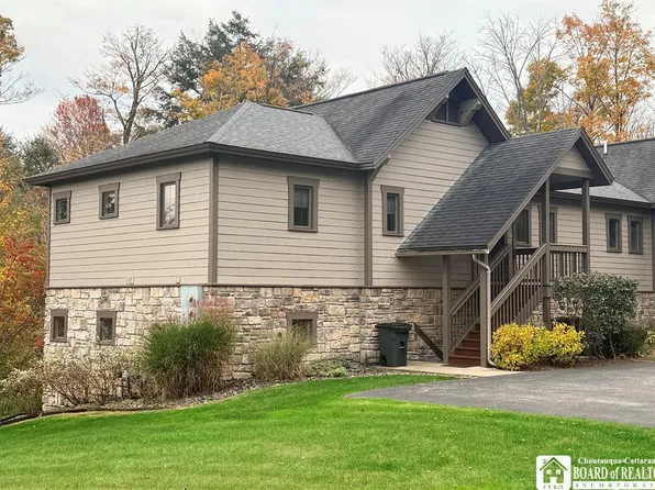 8034 Abbey Ln, Clymer, NY 14724