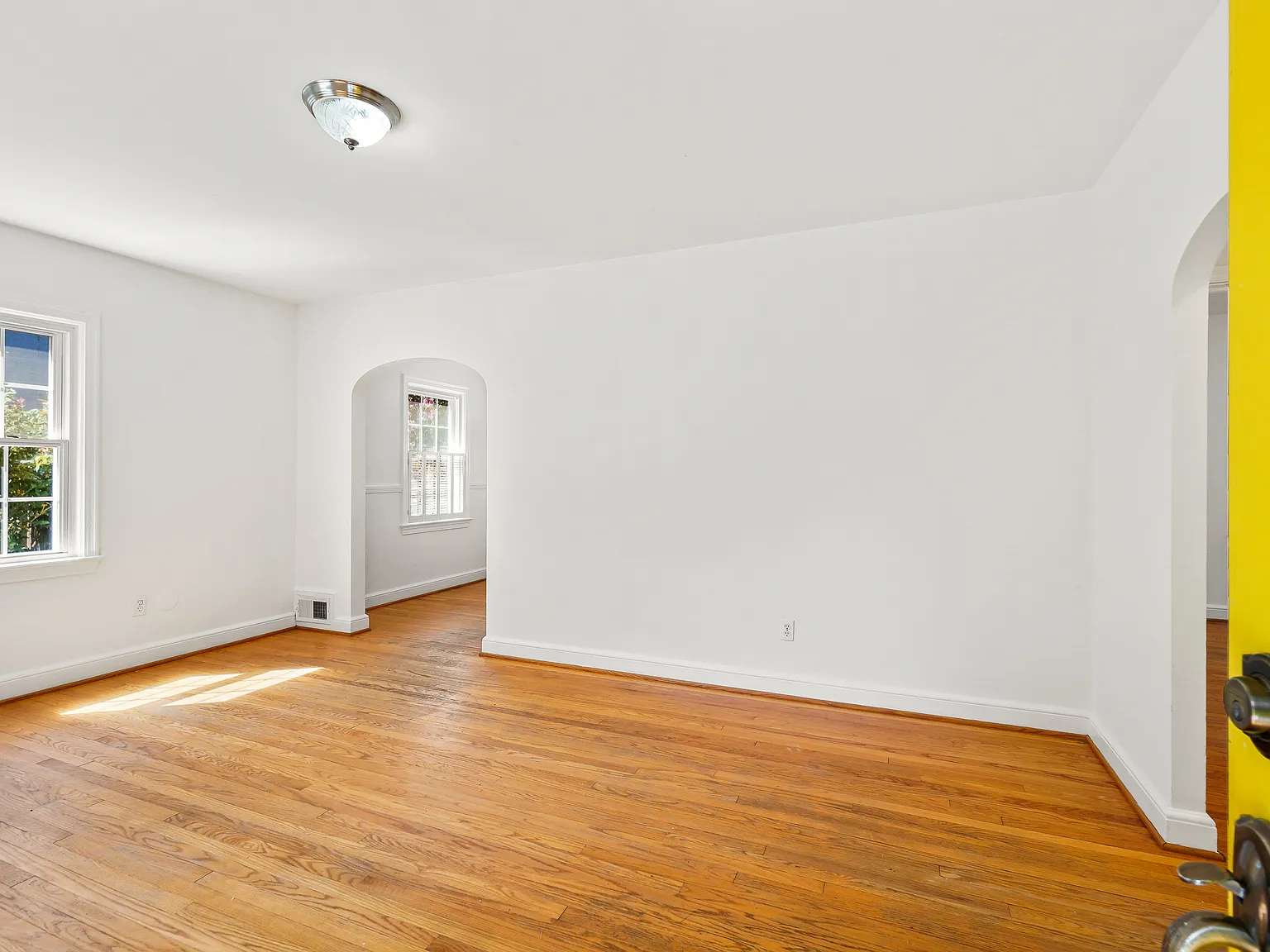 4 bed, 2.5 bath, 1456 sqft, $3,300 — Photo 3