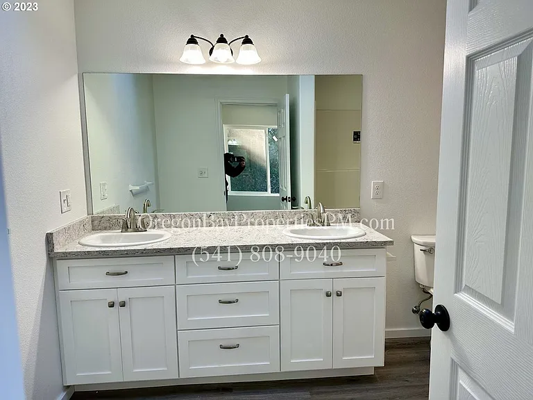 1656 Coos River Hwy — Photo 15
