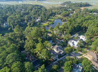 9 Tuscarora Trl, Beaufort, SC 29906