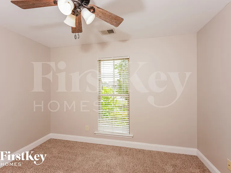 1114 Emerald Ridge Dr — Photo 14