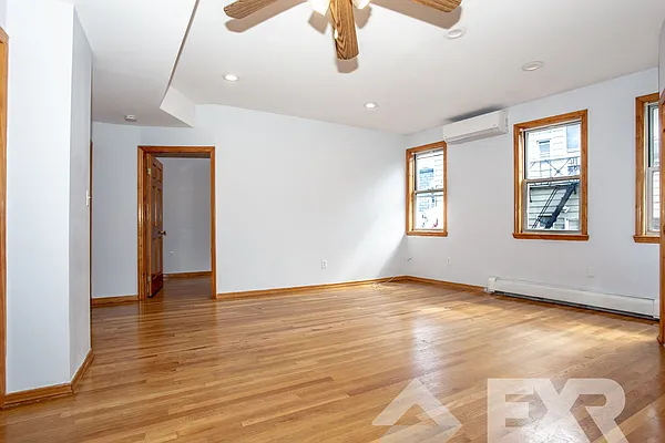 Rented by EXR | media 6