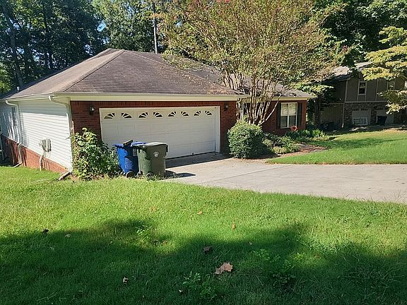 3rd image of 687 Crestview Dr
