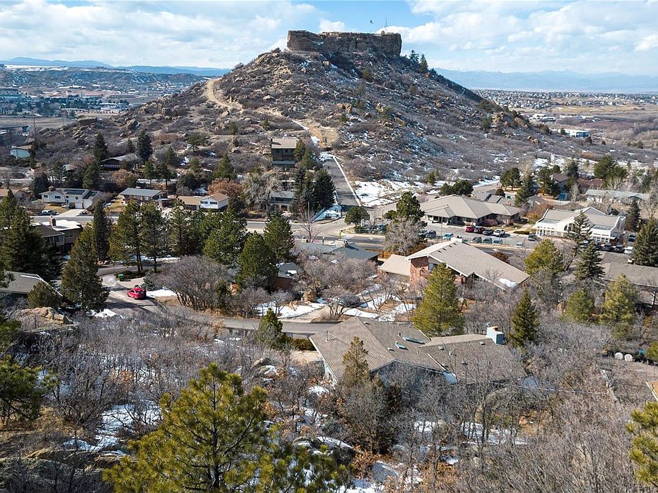 1st image of 8 Rock Ln