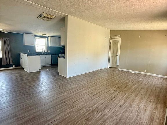3rd image of 5865 Wren St