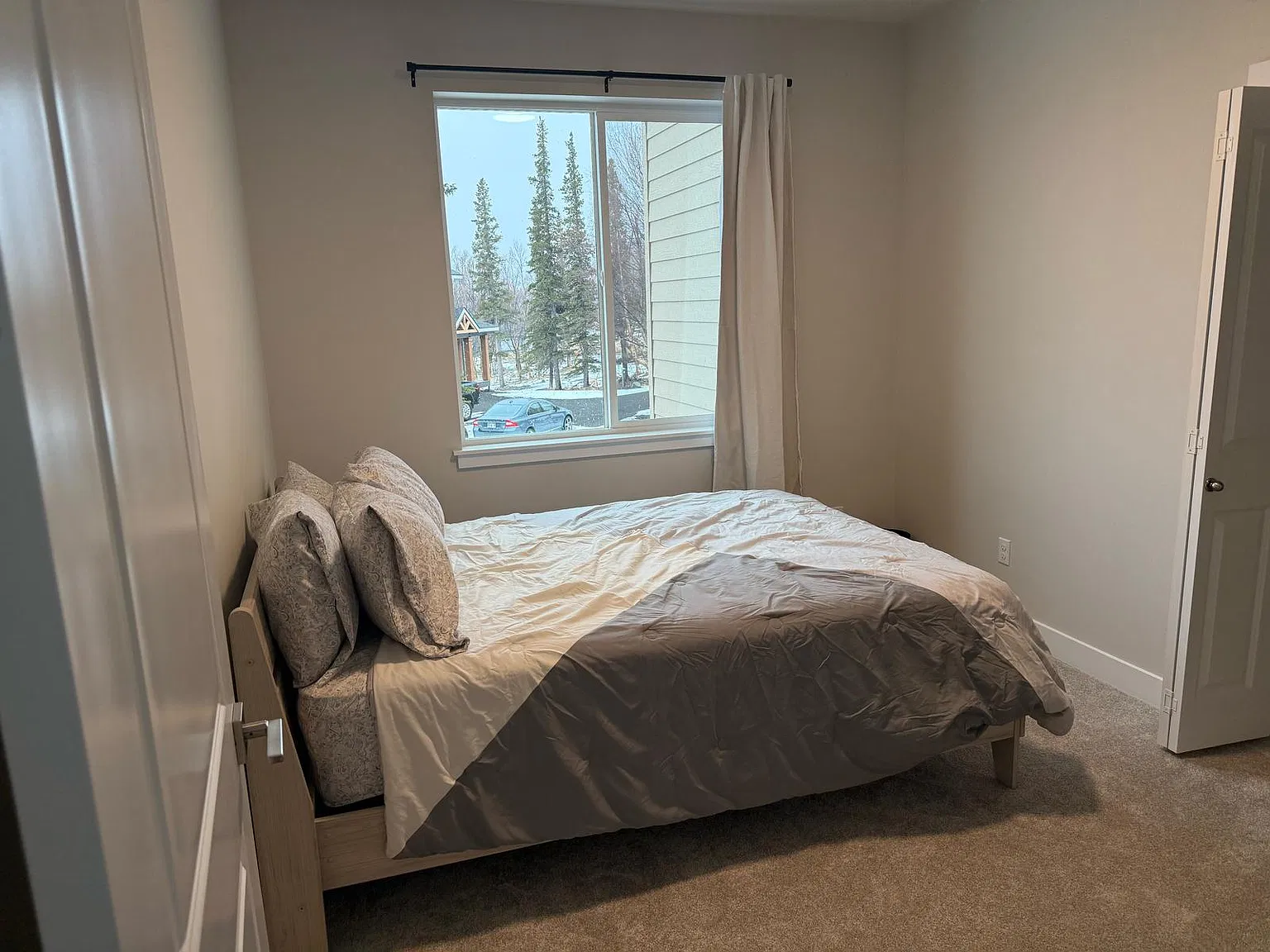 5 bed, 3.5 bath, 4416 sqft, $7,000 — Photo 4