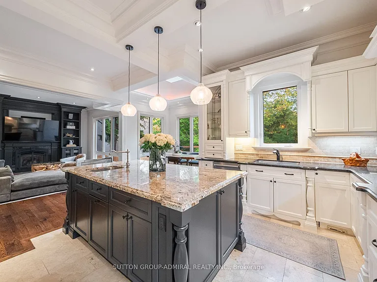 35 Wentworth Ave — Photo 11