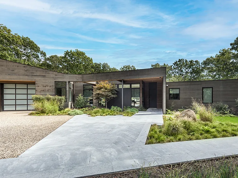 67 Woodland Dr — Photo 1