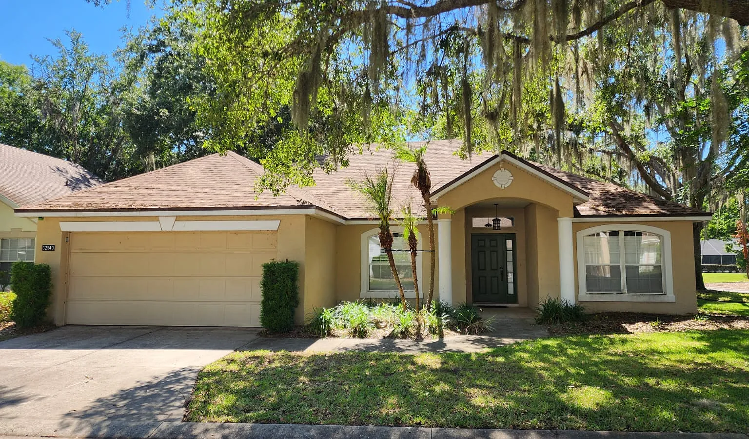 3 bed, 2021 sqft, $1,999 — Photo 1