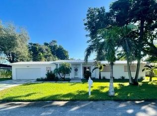 15925 SW 83rd Ct, Palmetto Bay, FL 33157