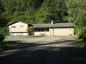 2nd image of 2900 SE Washougal River Rd