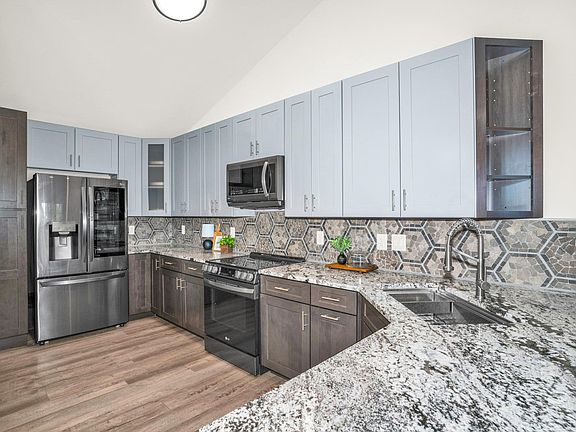 5th image of 5151 W 29th St #2107