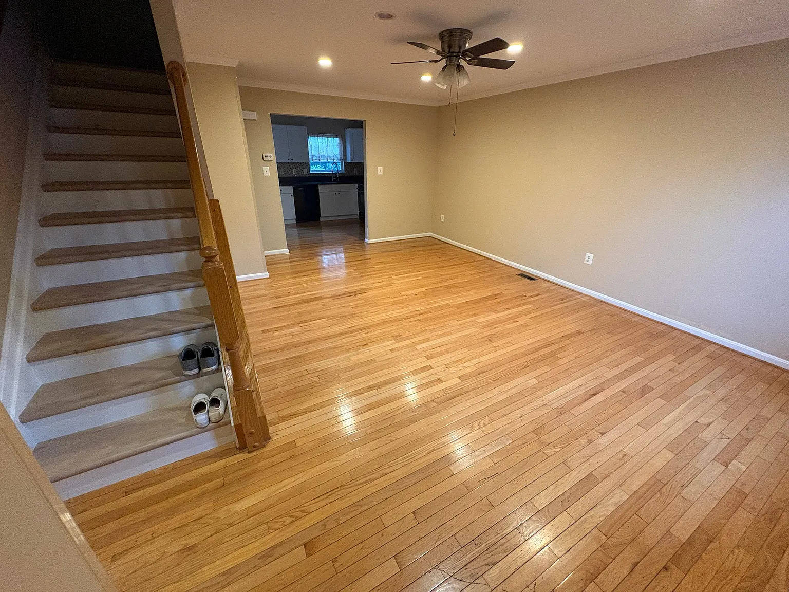 4 bed, 1100 sqft, $2,800 — Photo 4